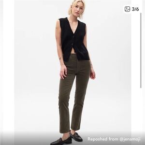 GAP women’s Vintage Slim Corduroy Pants - Dark Olive